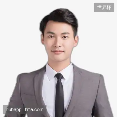 卢博